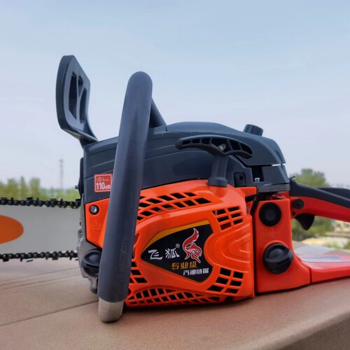 Wood cutting saws are often used for garden tree cutting and wood processing, high-power gasoline saws, industrial-grade oil saws for gardens.