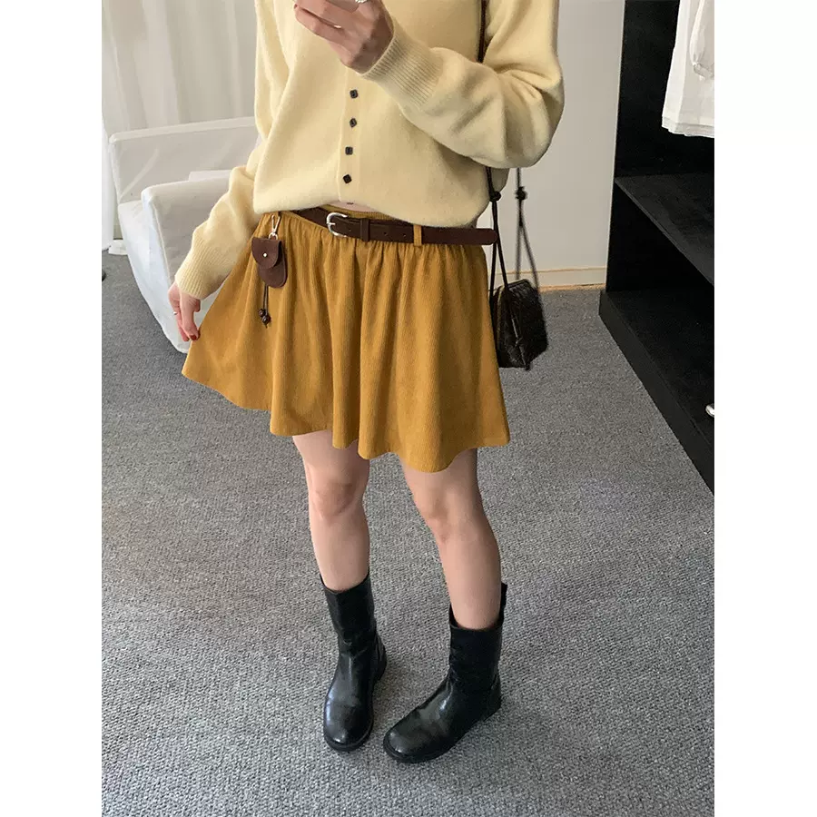 黄峥 辣妹复古灯芯绒半身裙秋冬新款松紧腰显瘦百搭a字短裙541042