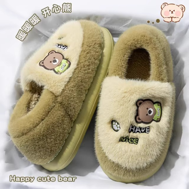 Zapatillas de algodón para mujeres invierno 2025 nuevo estilo interior de dibujos animados antideslizantes peluche de algodón de fondo grueso invierno