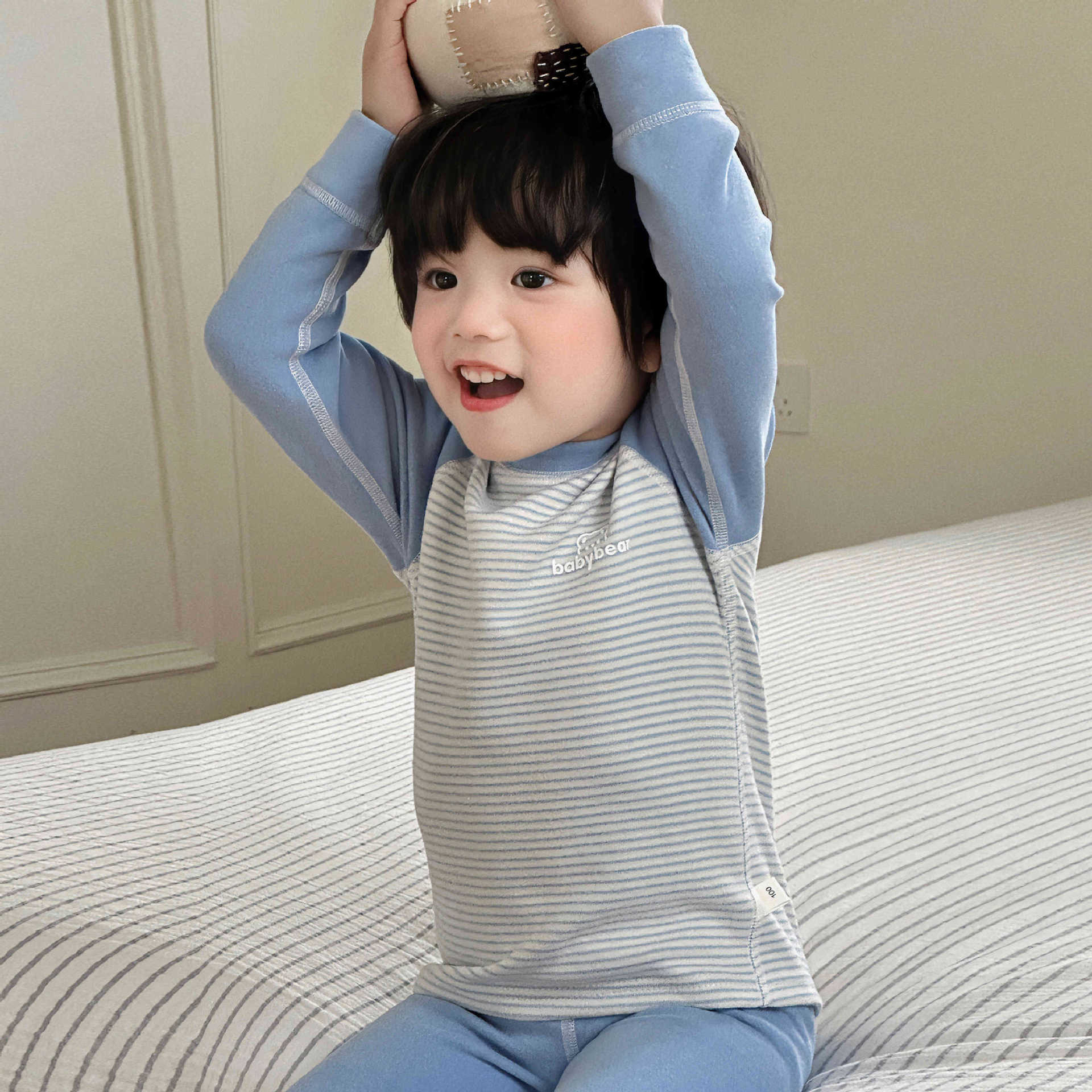 (2개) 어린이 벨벳 가을 옷과 바지는 소년 소녀를위한 두꺼운 열 속옷을 세트.  뼈없는 홈 옷 잠옷
