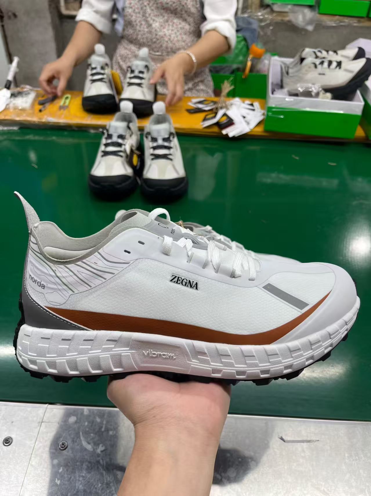 Norda 001 zapatos de montaña para hombres y mujeres, zapatos de carrera bajos, zapatos de senderismo