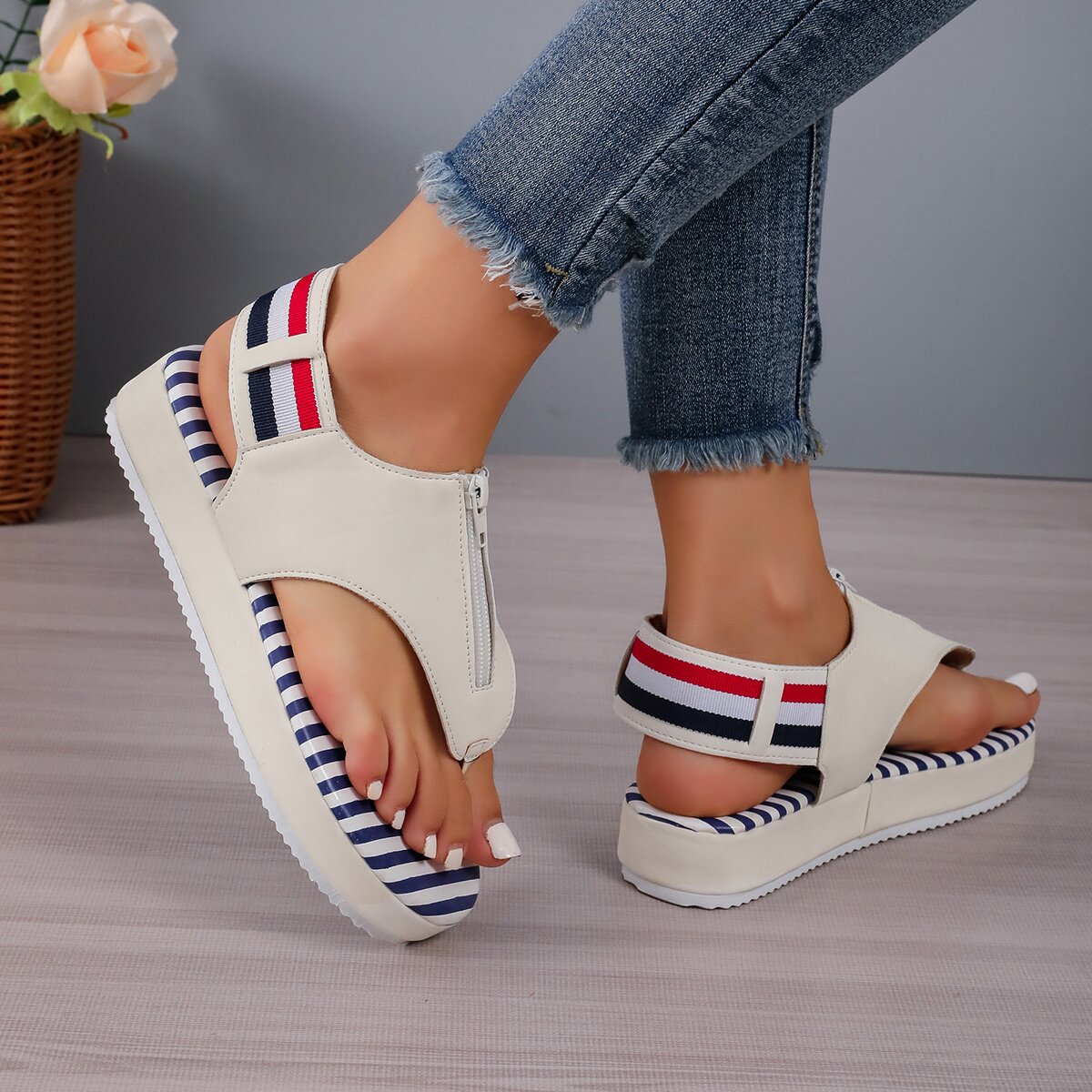 Women's Roman Style Stripe Round Toe Roman Sandals display picture 1