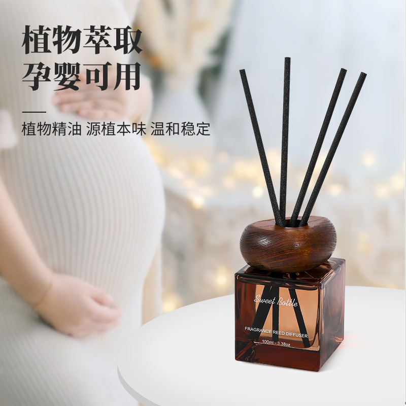 高級感のあるフレグランスオーナメント ホテルのリビングルームや自宅の室内に長持ちする香りを広げるリードディフューザー アルコールフリー、火を使わないアロマオイル|undefined