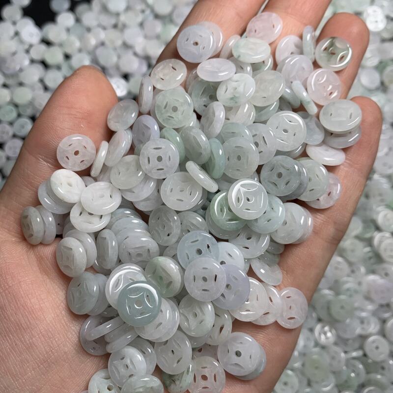 ミャンマーの翡翠a商品の玉器の金銭はdiyの部品を掛けます。|undefined