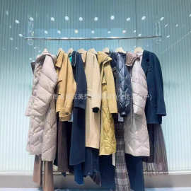 领秀品牌撤柜女2025秋冬季新款洋气修身简约外套连衣裙裤子批发