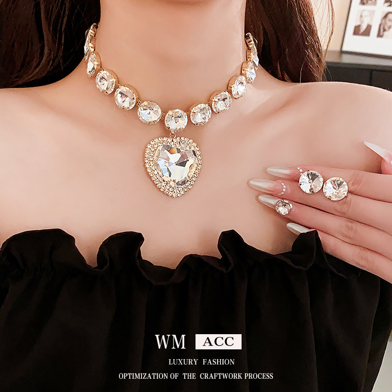 Collar redondo con diamantes de amor conjunto europeo y americano exagerado atmósfera de moda cadena clavícula ligera de lujo conjunto de joyas de alta calidad
