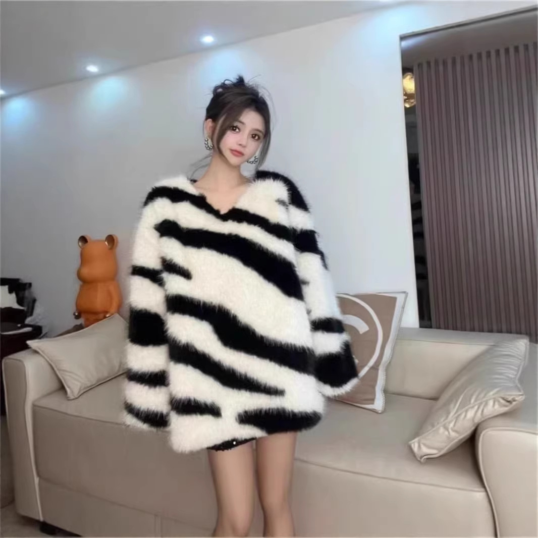 毛茸茸仿貂絨V領毛衣女裝加厚秋冬寬松設計慵懶新款斑馬毛毛上衣