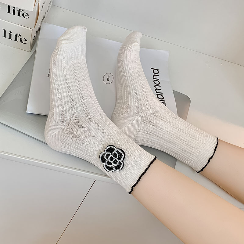 Camellia Wadenlange Socken für Damen, Bambus, klassisch, Schwarz und Weiß, kurze Socken aus gekämmter Baumwolle mit Spitzenbesatz für Mädchen, klein_voghion.com