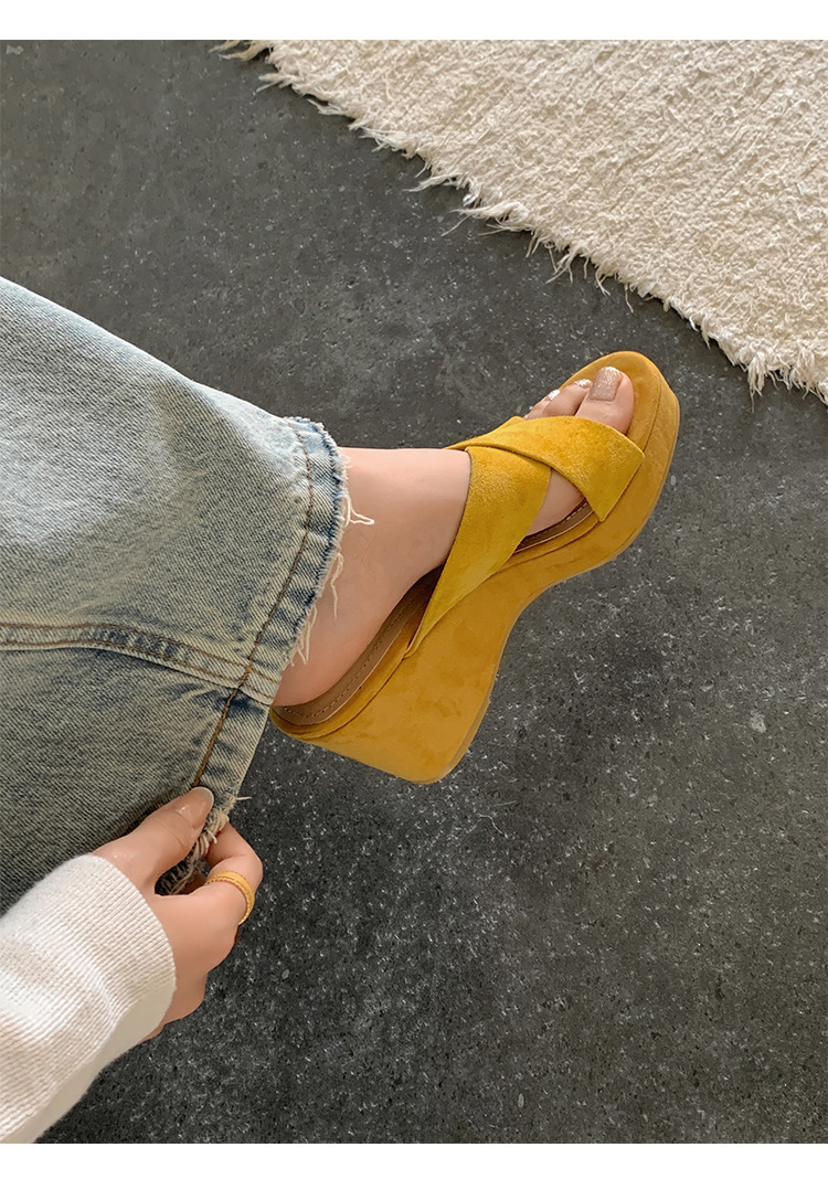Sandal cao gót nữ mũi hở quai chéo da lộn, gót xuồng 7 cm — màu vàng, màu mơ, màu cà phê chi tiết 12