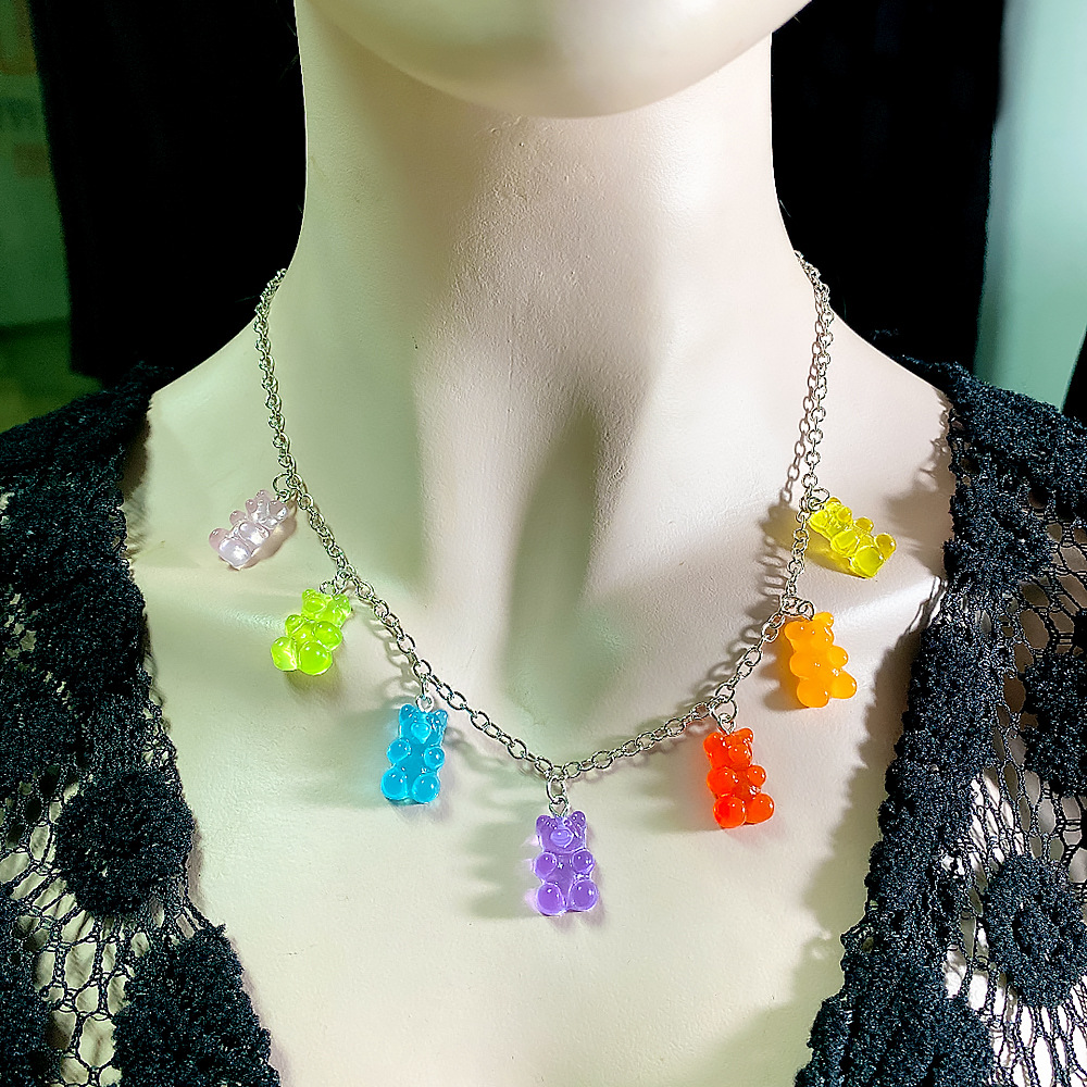 Traje de collar de oso transparente transfronterizo europeo y americano nuevo colgante de dibujos animados de color caramelo de resina collar de mujer de moda personalizada