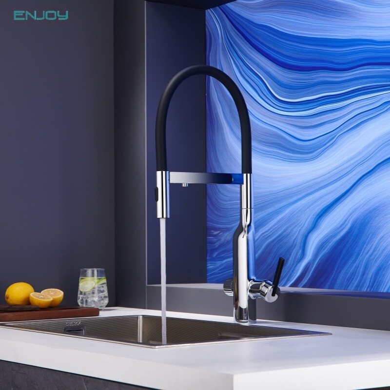 All-Copper Three-In-One Kitchen Sink Faucet with Water Purification, Brushed Rose Gold Pull-Out Hot and Cold Water Faucet All-Copper Three-In-One Kitchen Sink Faucet with Water Purification, Brushed Rose Gold Pull-Out Hot and Cold Water Faucet