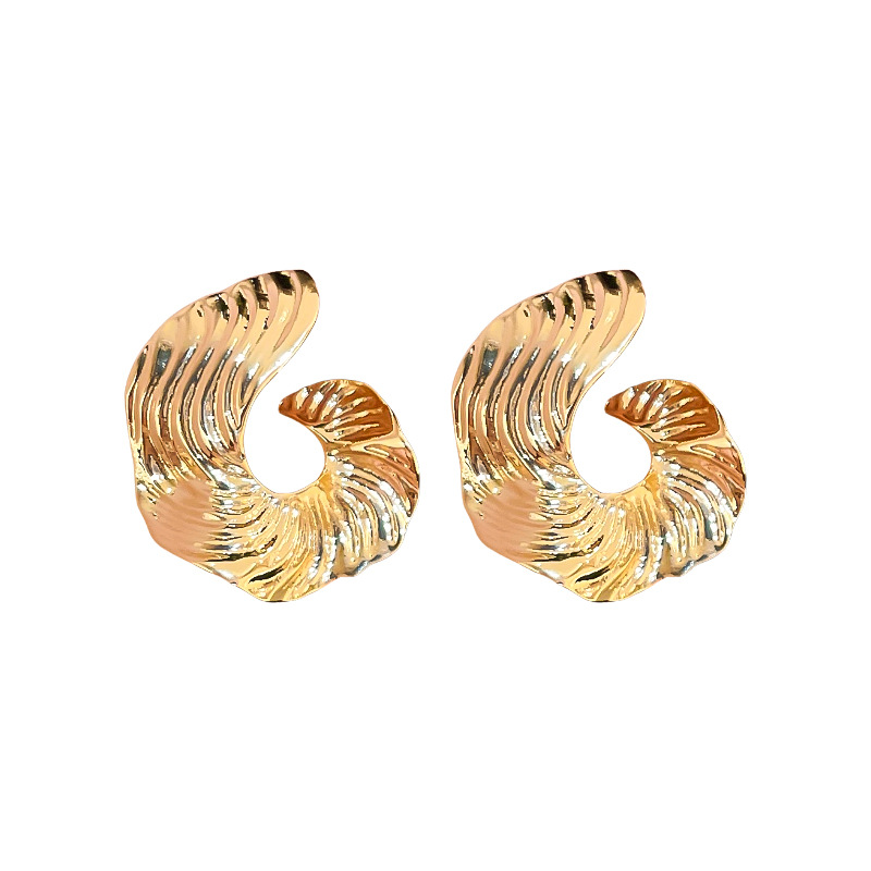 Pendientes de patrón geométrico irregular de aguja de plata Pendientes de temperamento de sentido de diseño único femenino Pendientes de sentido de alta gama europeos y estadounidenses explosivos