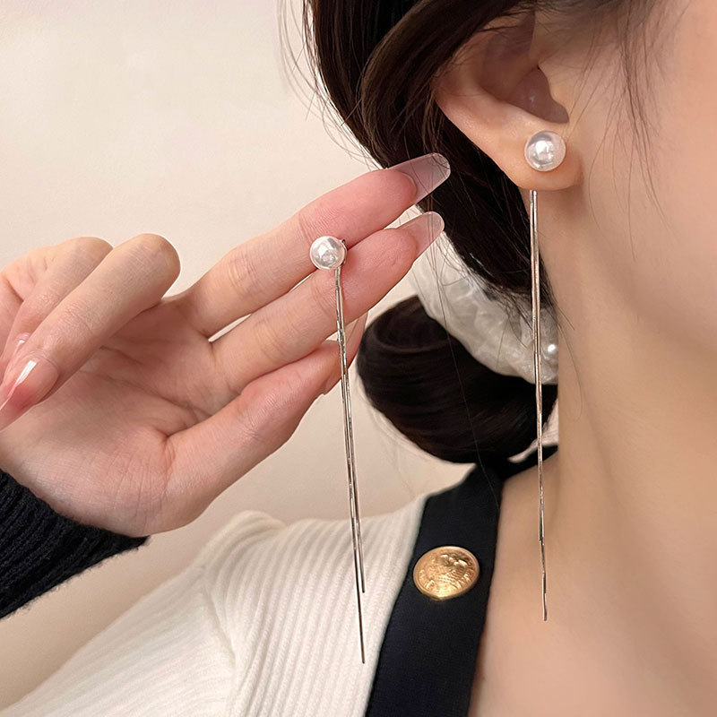 Pendientes largos con flecos elegantes y diamantes con aguja de plata Pendientes de todo fósforo de temperamento de nicho Pendientes simples y ligeros de lujo de alta gama Mujeres
