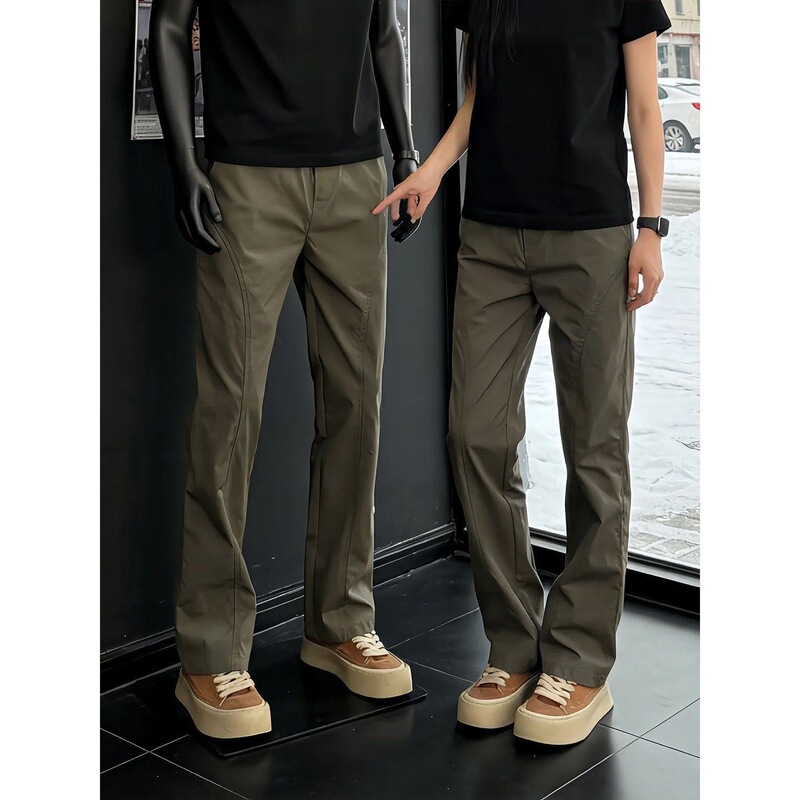 Army green softshell waterproof cargo pants for men, spring/summer, American style, quick-dry, slim-fit, straight-leg, slightly flared Army green softshell waterproof cargo pants for men, spring/summer, American style, quick-dry, slim-fit, straight-leg, slightly flared