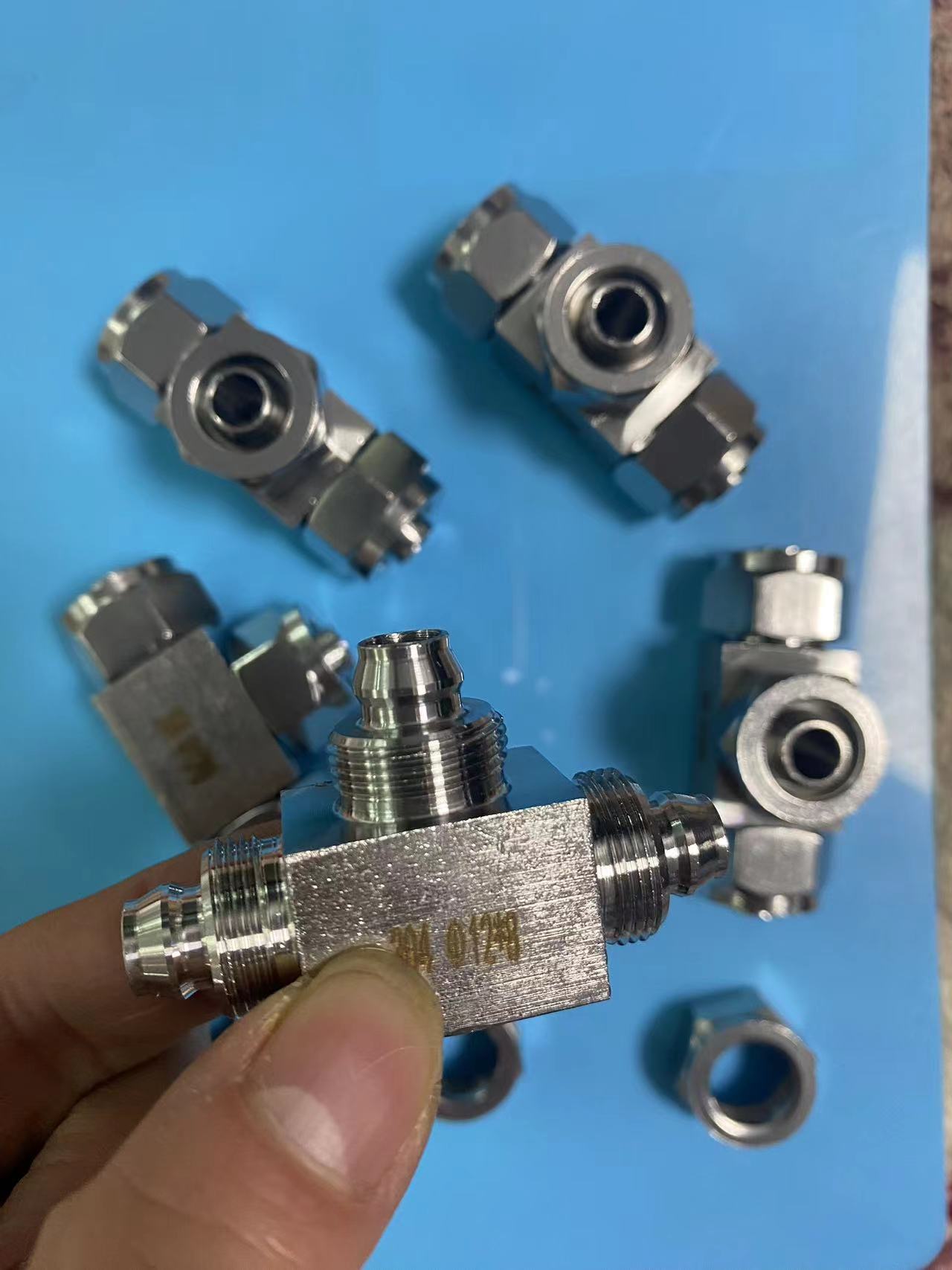 不锈钢304快拧式三通接头PU尼龙管软管四氟管快速三通锁母接头Φ6