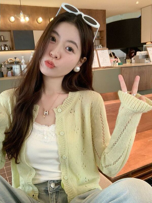 Spring and Autumn Hollow Thin Knitted Cardigan Women's 2025 New Korean Style Soft Waxy Niche Short Outer Wear Sweater Jacket Spring and Autumn Hollow Thin Knitted Cardigan Women's 2025 New Korean Style Soft Waxy Niche Short Outer Wear Sweater Jacket