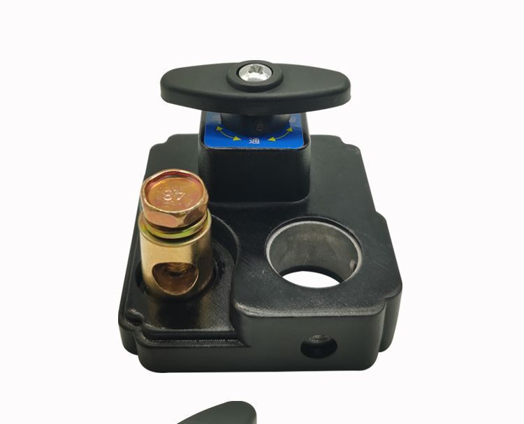 Car 12v battery power-off switch 24v large truck power main switch knife digger agricultural vehicle pure copper modification
