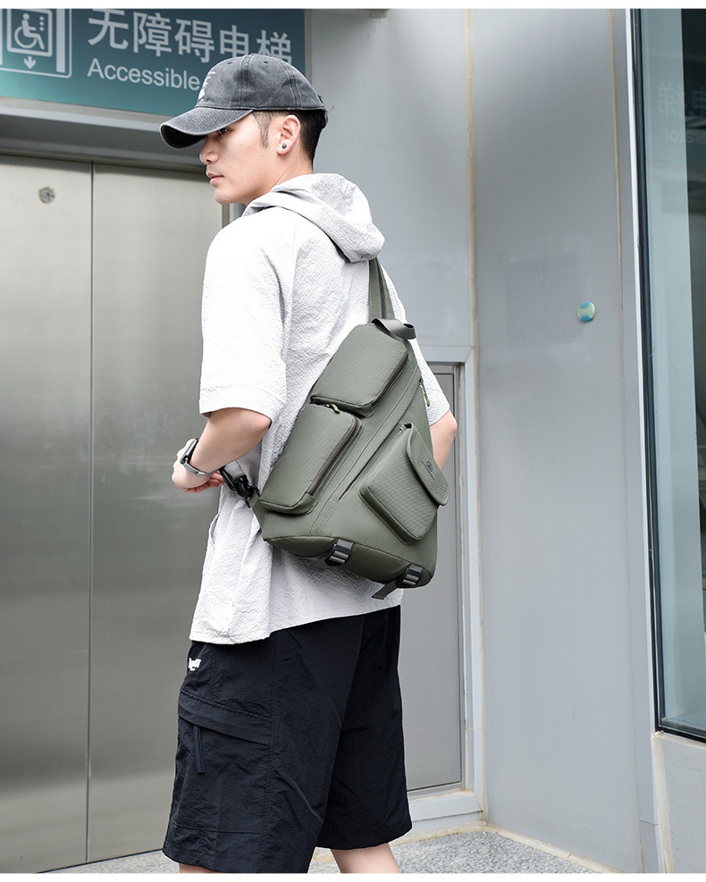 2025 New cross-border men's chest bag, casual men's bag, large-capacity retro multi-functional crossbody bag, soft leather single-shoulder bag undefined