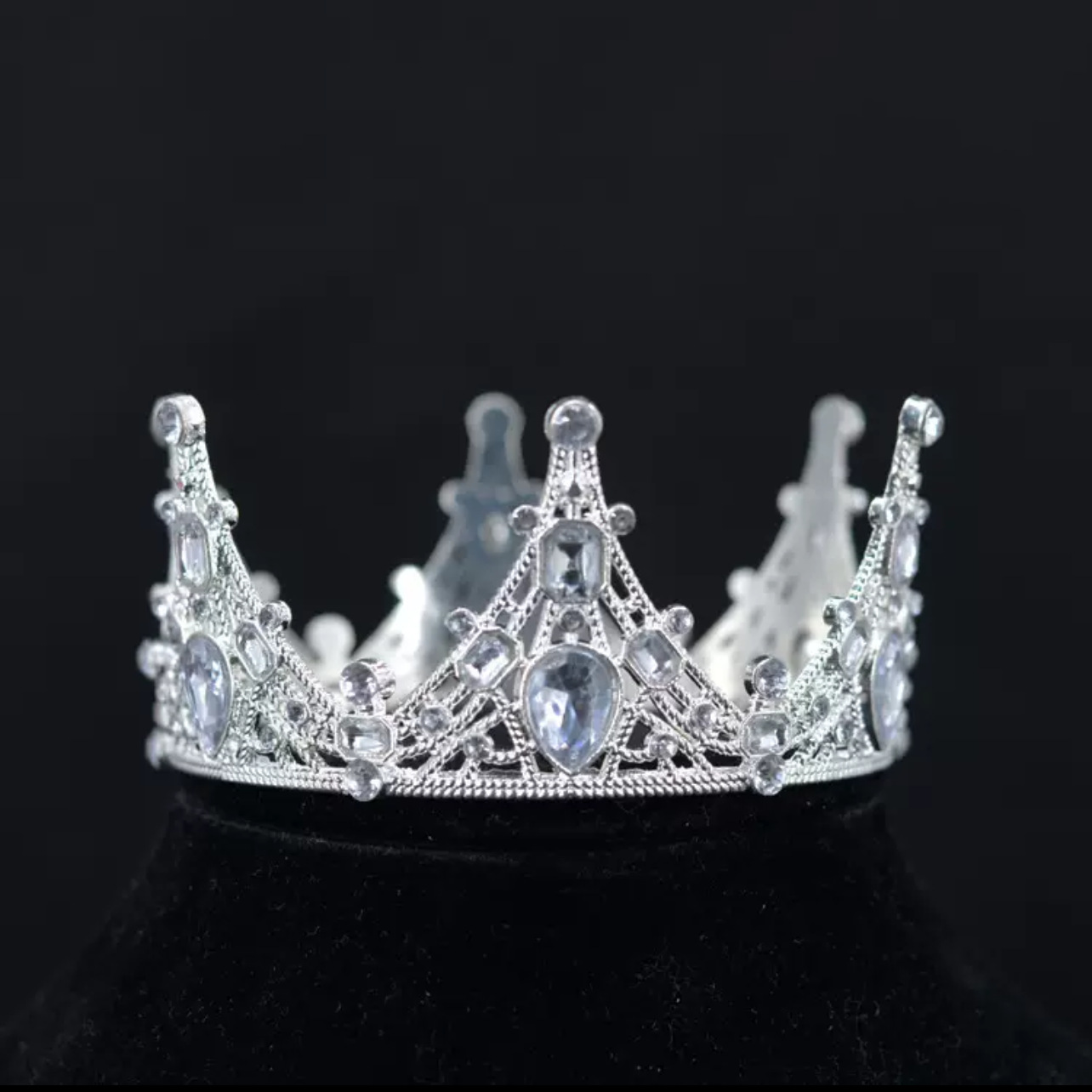 Fábrica directa transfronteriza corona de cabeza de cumpleaños torta de decoración ramo de flores decoración de novia corona de cabeza reina vestido de cumpleaños