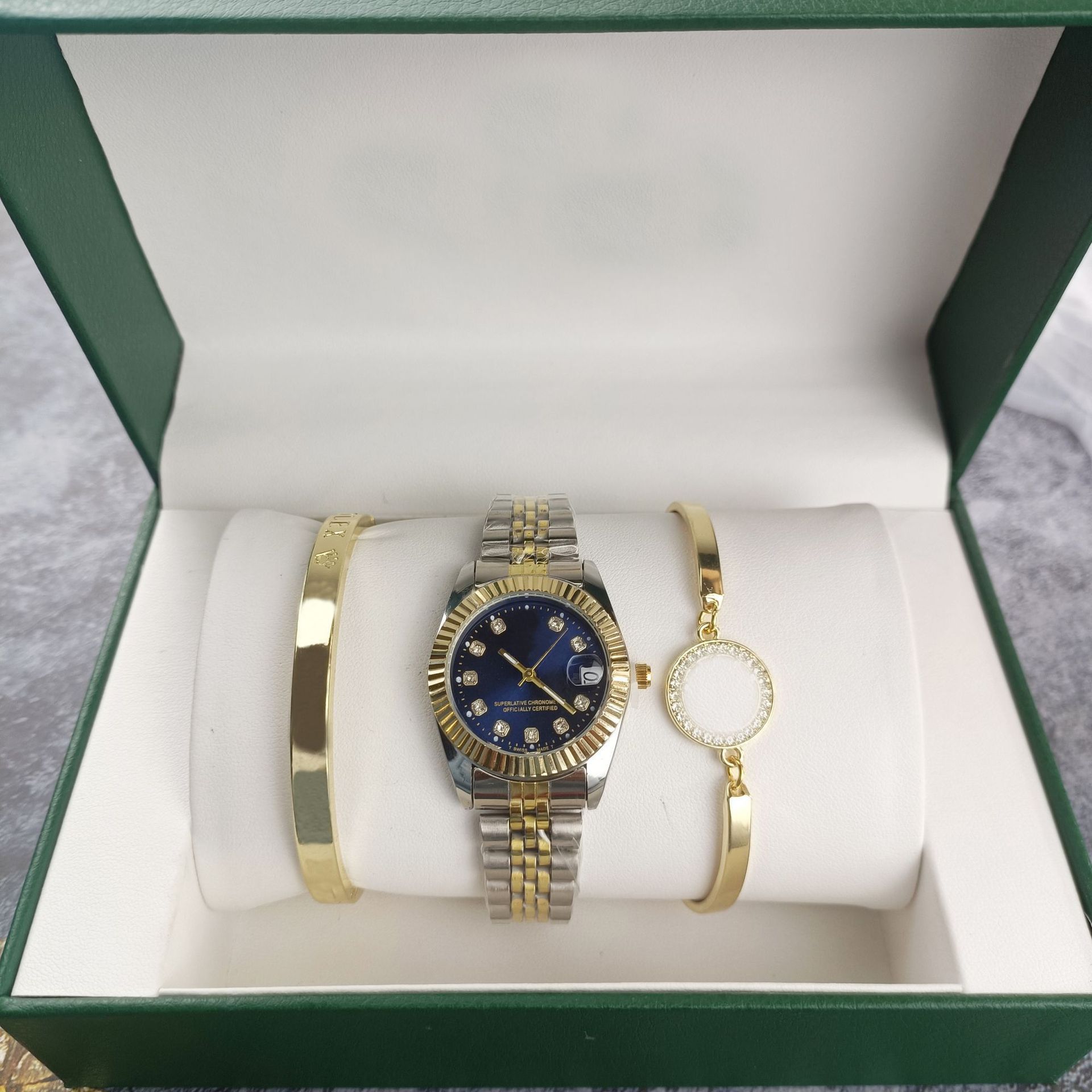 Manufacturer Wholesale Foreign Trade Popular Three-Piece Set of Water Ghost Log Watch Women's Steel Strap Non-Mechanical Movement Quartz Watch