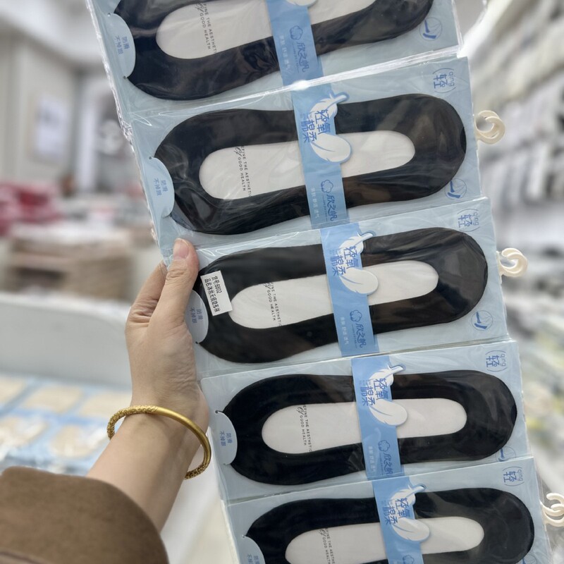 Women's Summer Ultra-Thin Transparent Cut-To-Size Ice Silk Invisible Socks with Cotton Sole, Shallow Mouth, Silicone Non-Slip, No-Slip Heel Boat Socks Women's Summer Ultra-Thin Transparent Cut-To-Size Ice Silk Invisible Socks with Cotton Sole, Shallow Mouth, Silicone Non-Slip, No-Slip Heel Boat Socks
