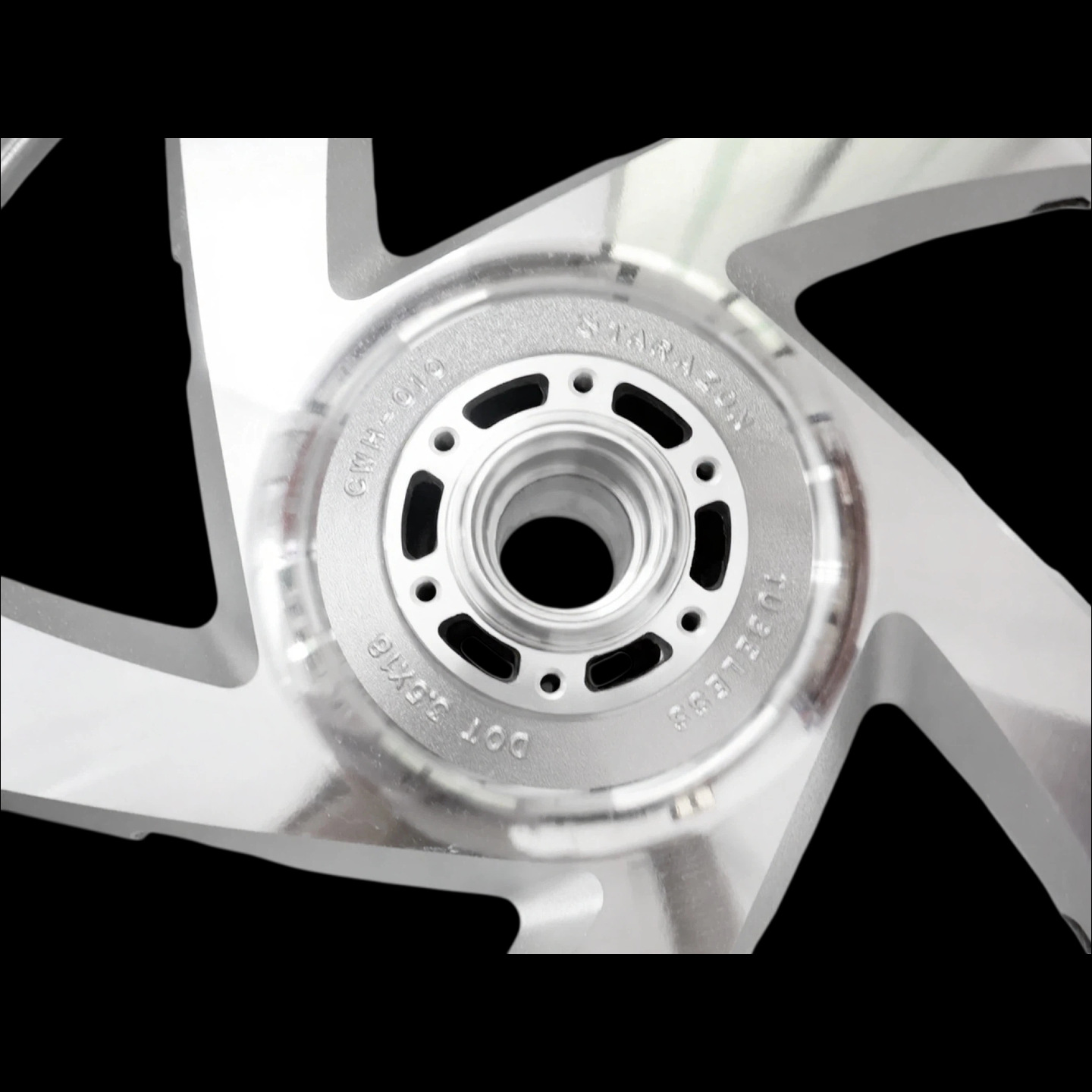 Suitable for Honda Gold Wing GL1800 01-17 front wheel rim, Gold Wing front hub, front steel rim