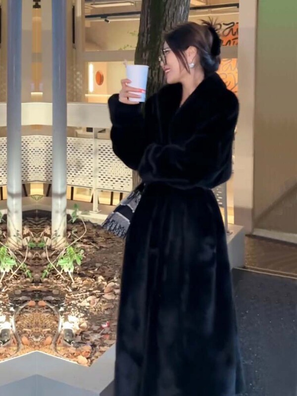 2025 新しい女性用毛皮コート、若者向けのハイエンドの環境に優しいミンクの毛皮のコート、ゆったりとした気質と長いスタイル|undefined