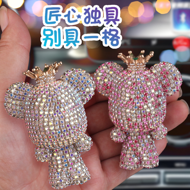Aromaterapia de coche diamante creativo lindo oso violento oso clip de perfume de coche salida de aire accesorios de coche fabricante femenino