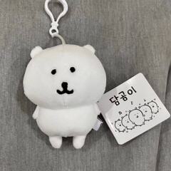 韓国版の新商品chiiawaは熊のかわいいぬいぐるみのぬいぐるみのおもちゃの誕生日プレゼントをからかっています。