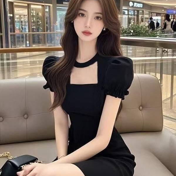 法式赫本风黑色方领泡泡袖连衣裙女小众设计高级感收腰显瘦包臀裙|undefined