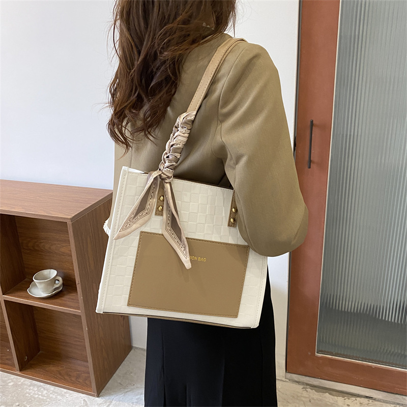 Bolso de mujer otoño universal bolso de mano 2022 nuevo bolso de moda nicho retro bolso de hombro