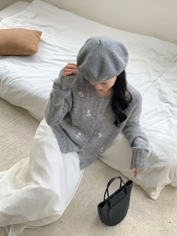 25秋季韩系圆领高级感纯色手工刺绣亮片时尚气质羊驼绒女针织开衫|undefined