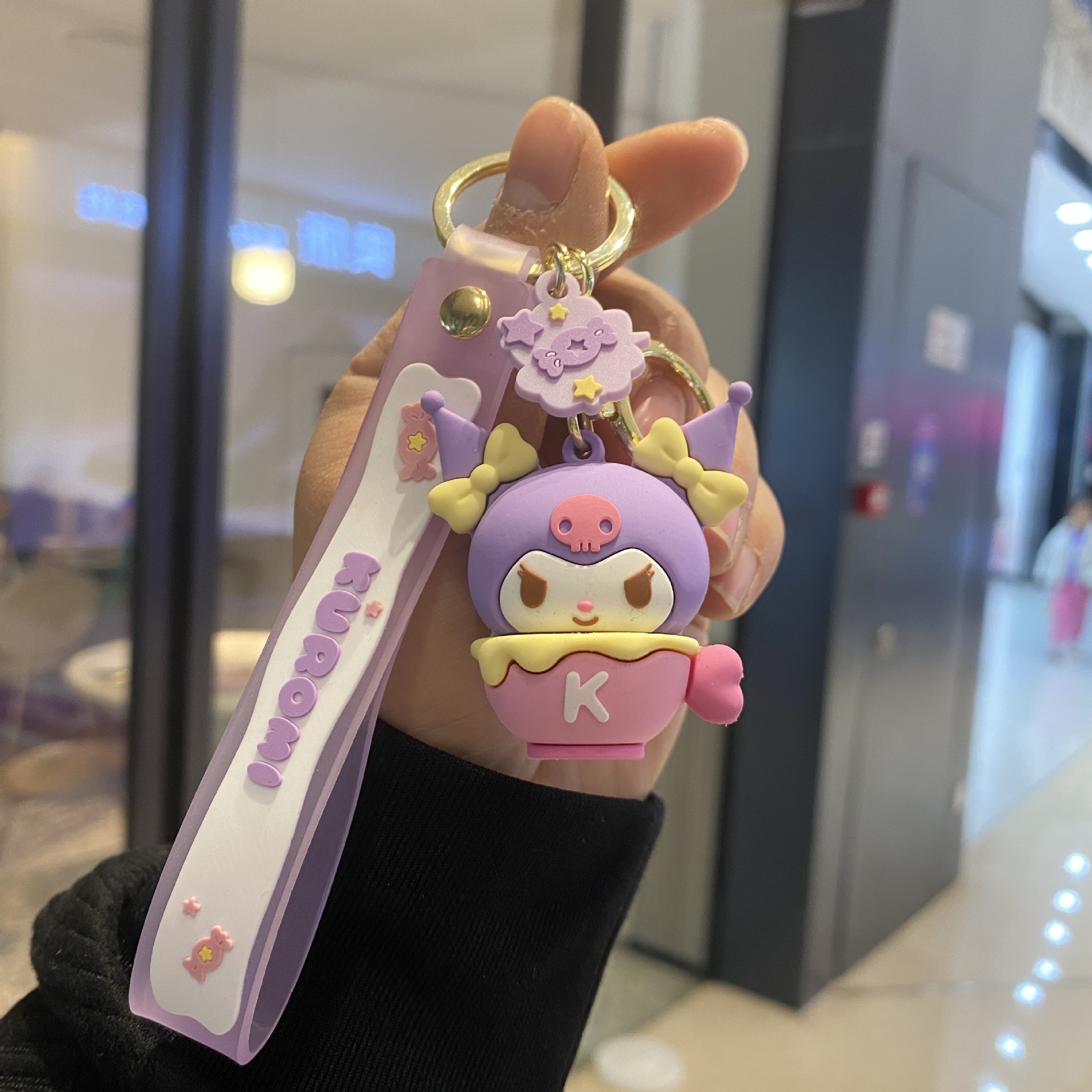 Dibujos animados Sanrio snack familia llavero mochila colgante muñeca máquina muñeca coche llavero pequeño regalo