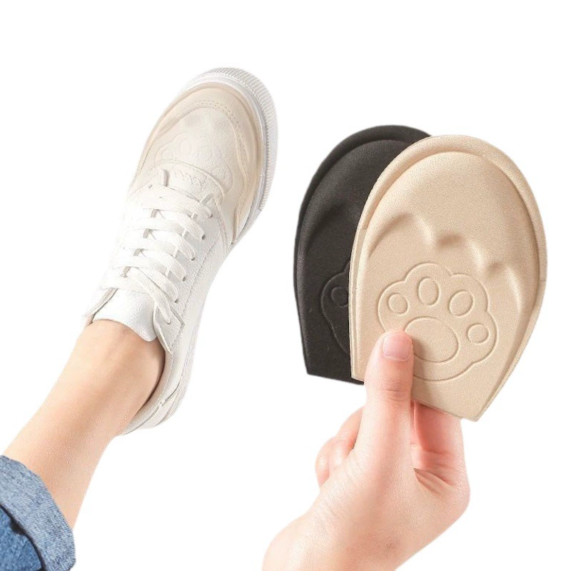 Обувь меняется на маленький артефакт