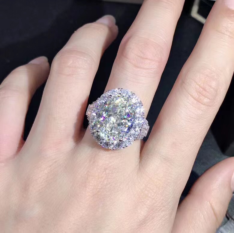 Plata de ley galvanizado de cinco capas de espesor con incrustaciones de platino importado Diamante de alto carbono 10 quilates gran paloma huevo corte Rosa G anillo de color