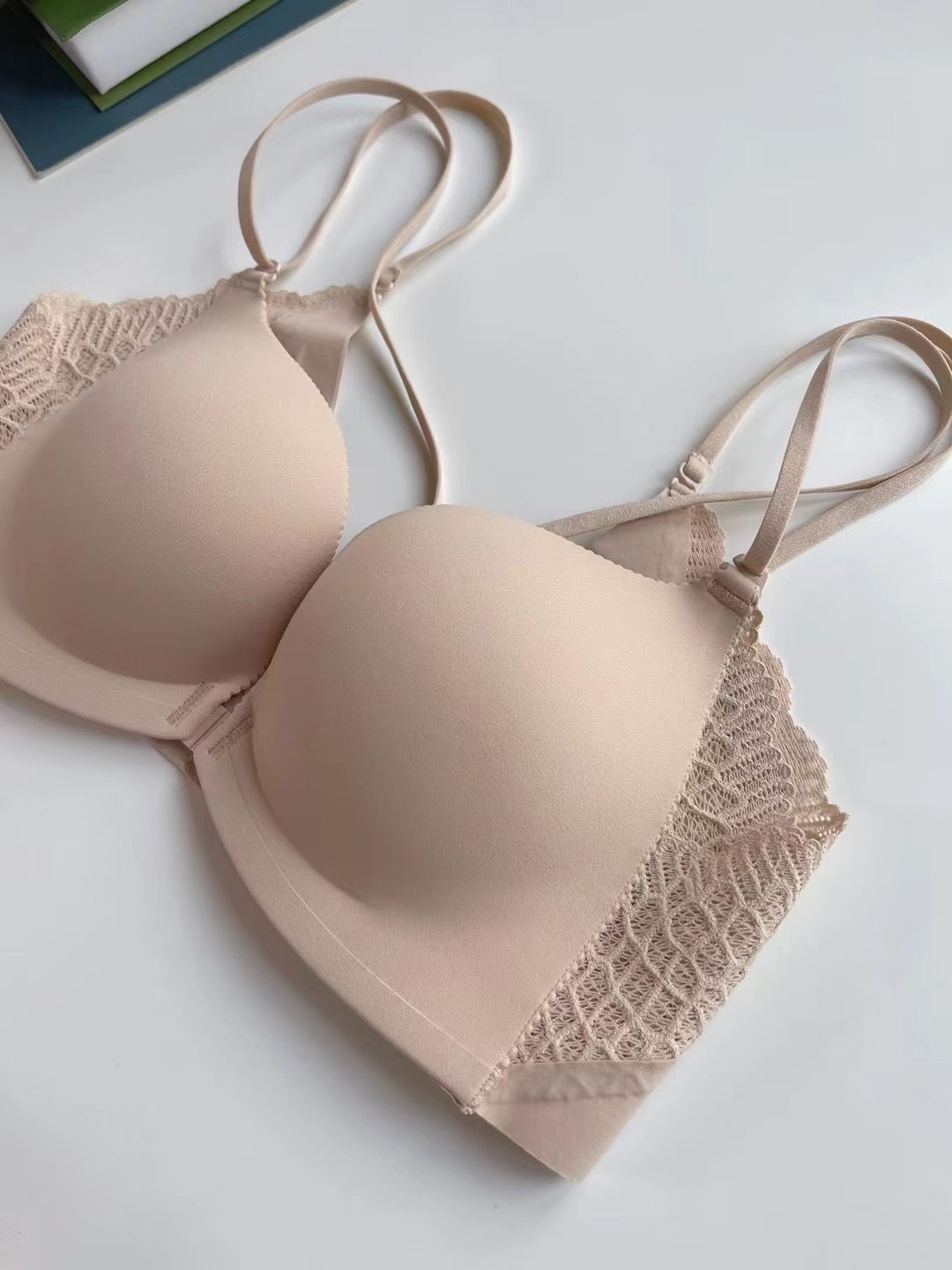 6333 hígado caliente clásico medio grueso Tipo de copa hebilla frontal sin anillo de acero profundo V sexy encaje espalda anti-anillo de acero traje de ropa interior