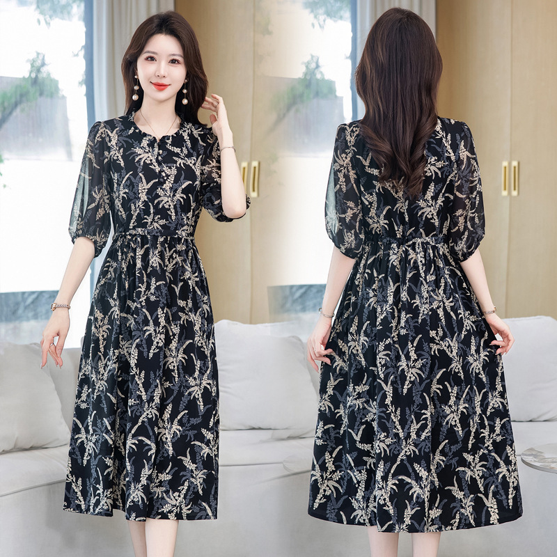 Mother's Floral dress Summer 2025 New Middle-aged Women's Loose Tight Waist Slimming Western Style Printed Dress Mother's Floral dress Summer 2025 New Middle-aged Women's Loose Tight Waist Slimming Western Style Printed Dress