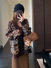 时髦豹纹 客供纱线保暖舒适显瘦外套女针织开衫秋冬新款F101124