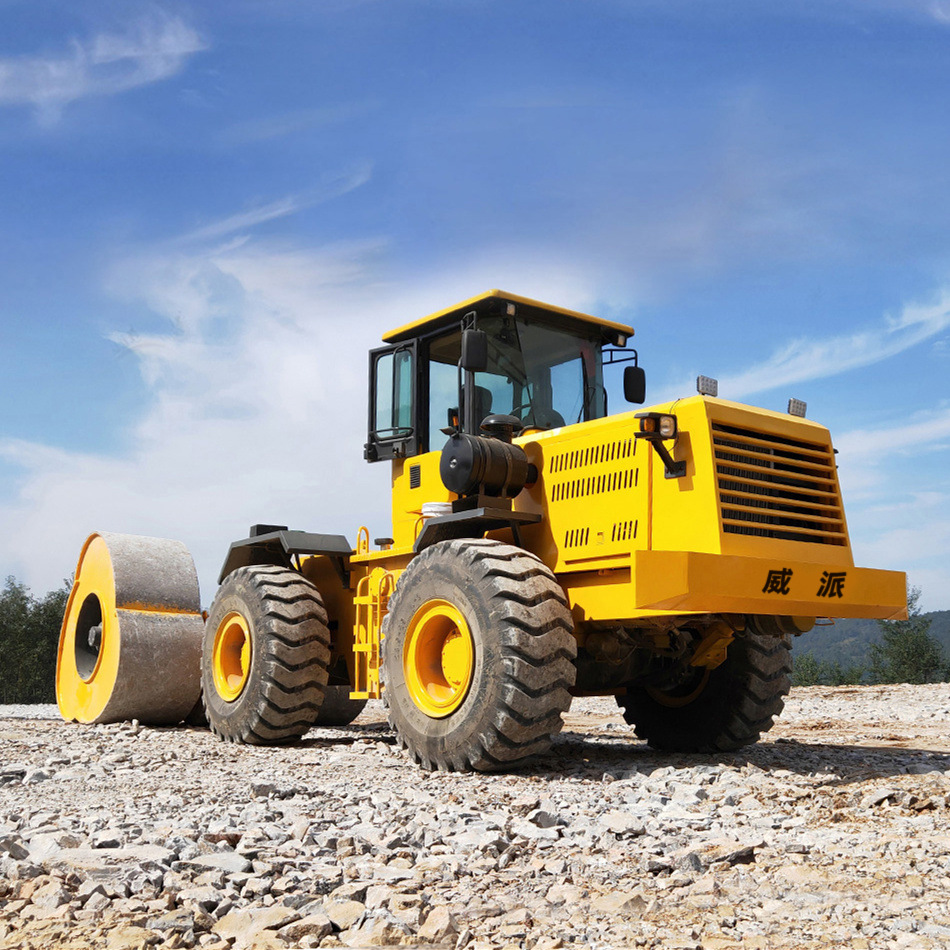 铲车带的冲击压路机 高速公路地基处理 冲击碾压机械 梅花碾租赁