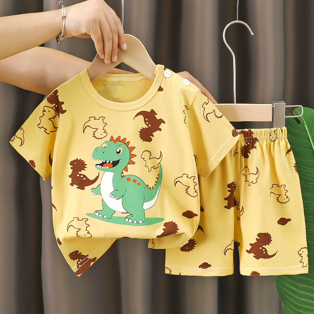 Traje de manga corta de dinosaurio verde amarillo Z-29
