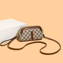 工厂批发可一件代发秋冬新款女士手拿包双层手机包单肩斜挎妈妈包