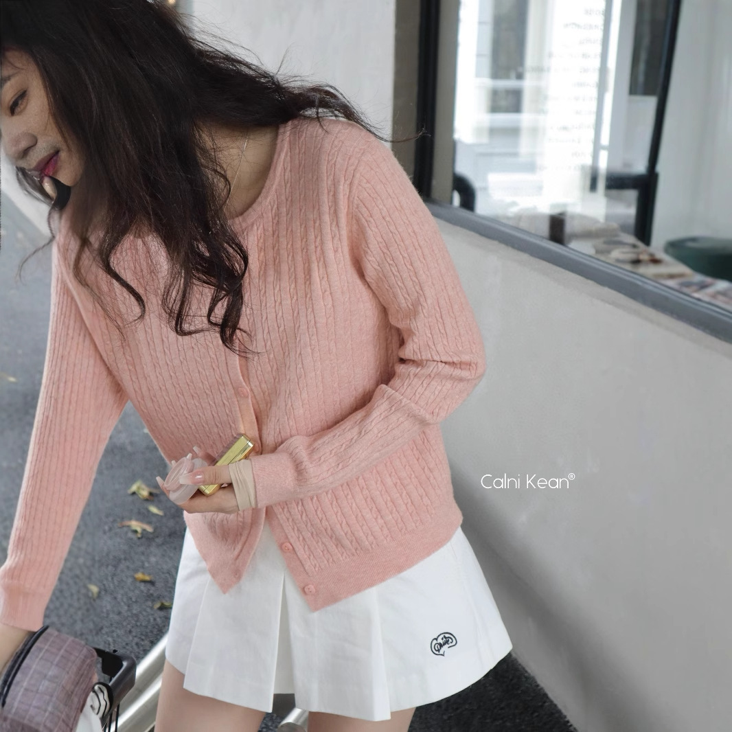 Soft and fluffy cashmere cardigan for autumn and winter, slim fit, round neck, cable knit cardigan for women.