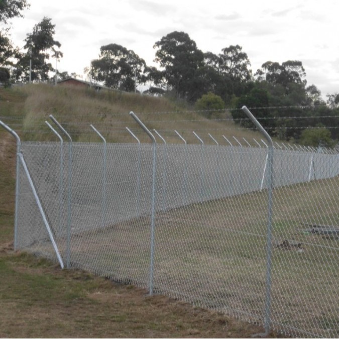 包塑勾花网防护围栏球场护栏网圈山防护网养殖围栏网铁丝网护栏