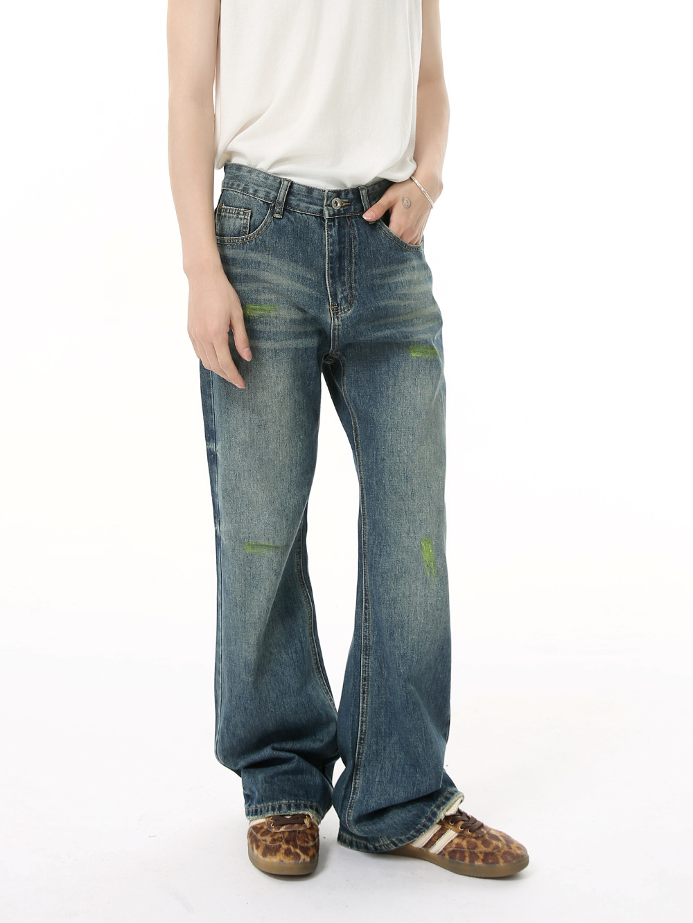 MTLCLOTHES para hombre | American vibe pliegues callejeros pintados ligeramente sueltos pantalones vaqueros lavados casuales de moda