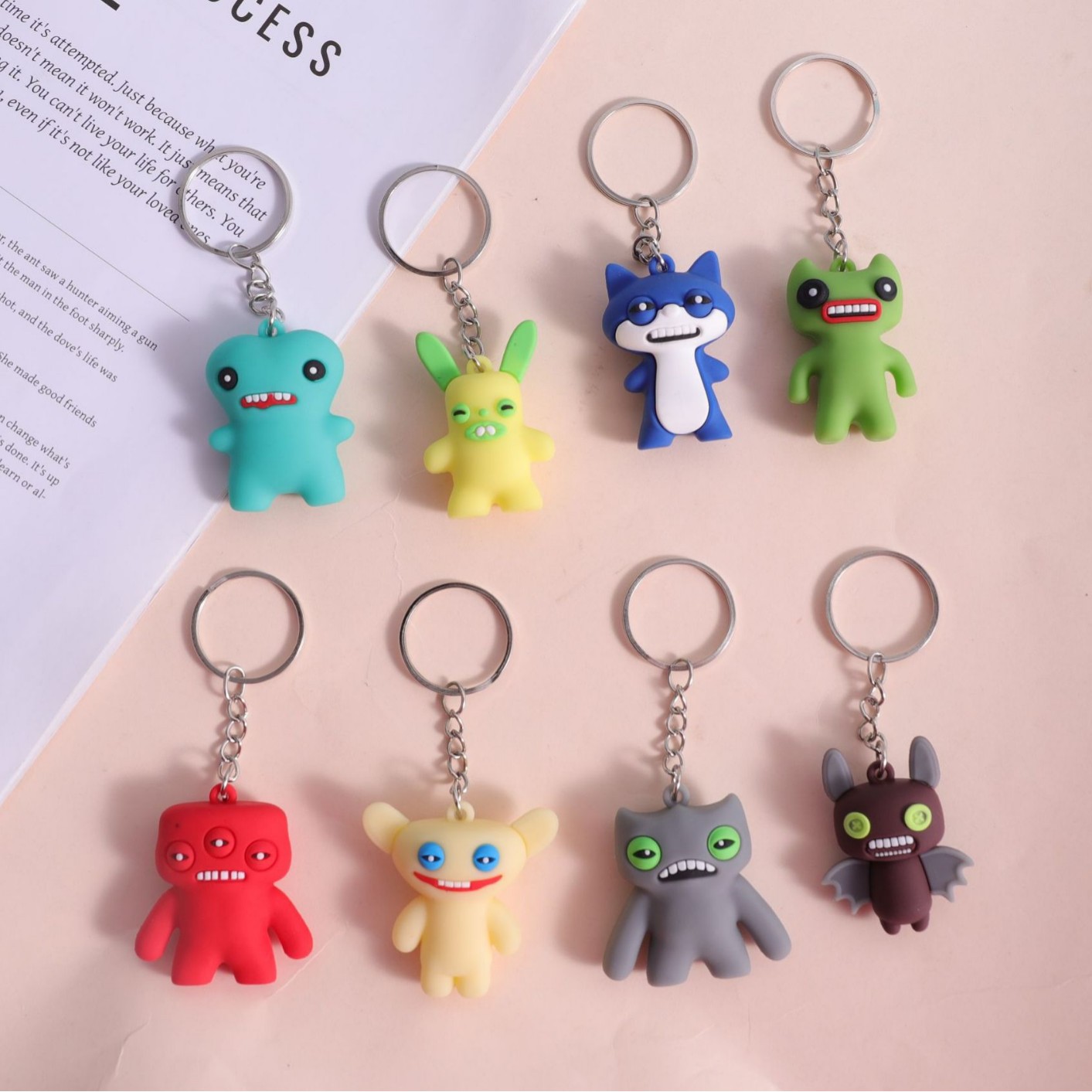 Transfronterizos gigantescos monstruos de dientes bobby llavero creativo juguetes de dibujos animados muñecas regalo accesorios llavero al por mayor