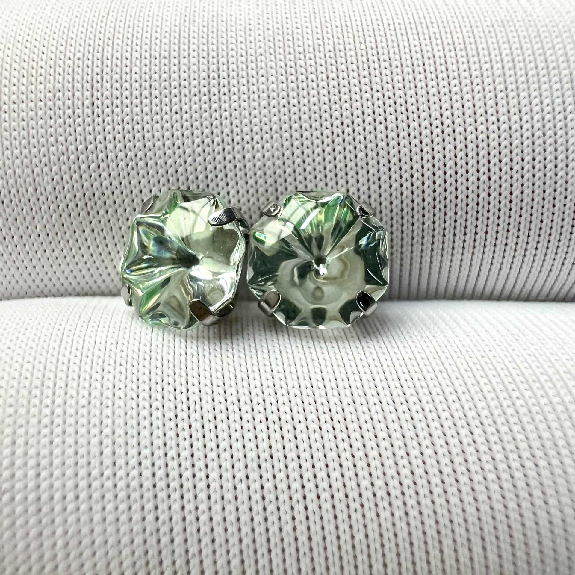 Silver pointed spike labret stud material detail