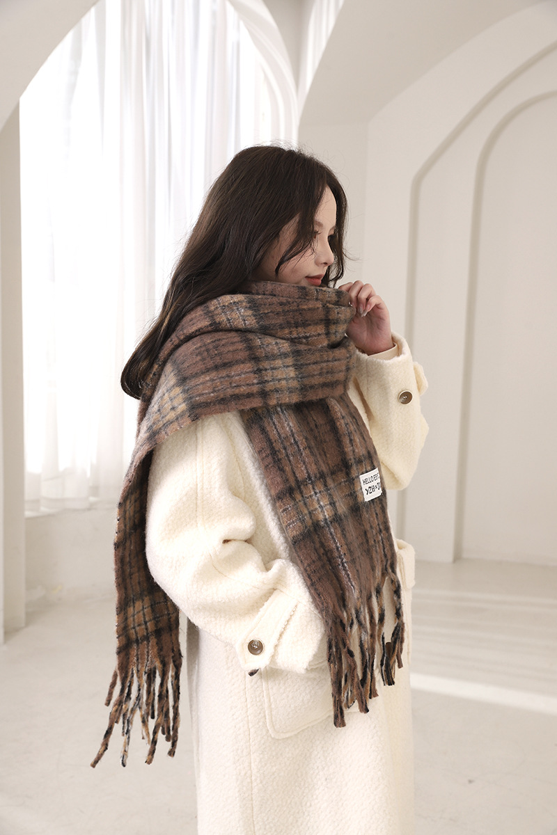 Schal für Herbst- und Winterfrauen mit einem Gefühl von Luxus 2024 Neues Seepferdchenfellgitter Koreanische Version Paarschal_voghion.com