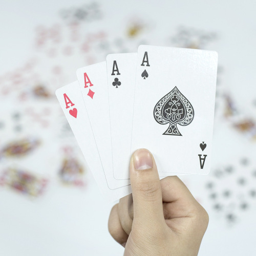 Deli Landlord Thickened Board Game Cards Poker Game Entertainment Leisure Toy Chess Card Poker Manufacturer Wholesale