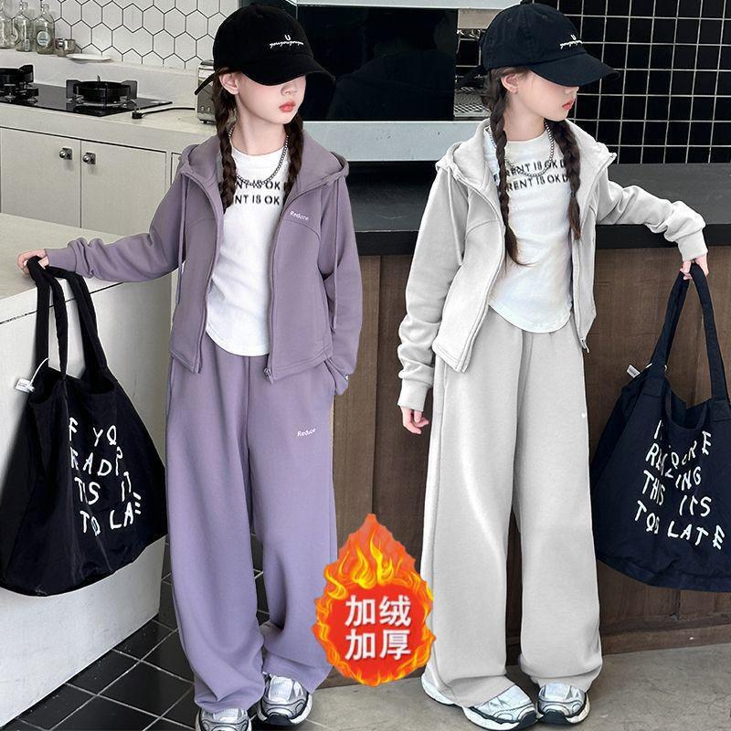 Girls' winter outfit set, fleece-lined and thickened, 2024 new style, fashionable sportswear, hooded casual two-piece set for medium and large children.
