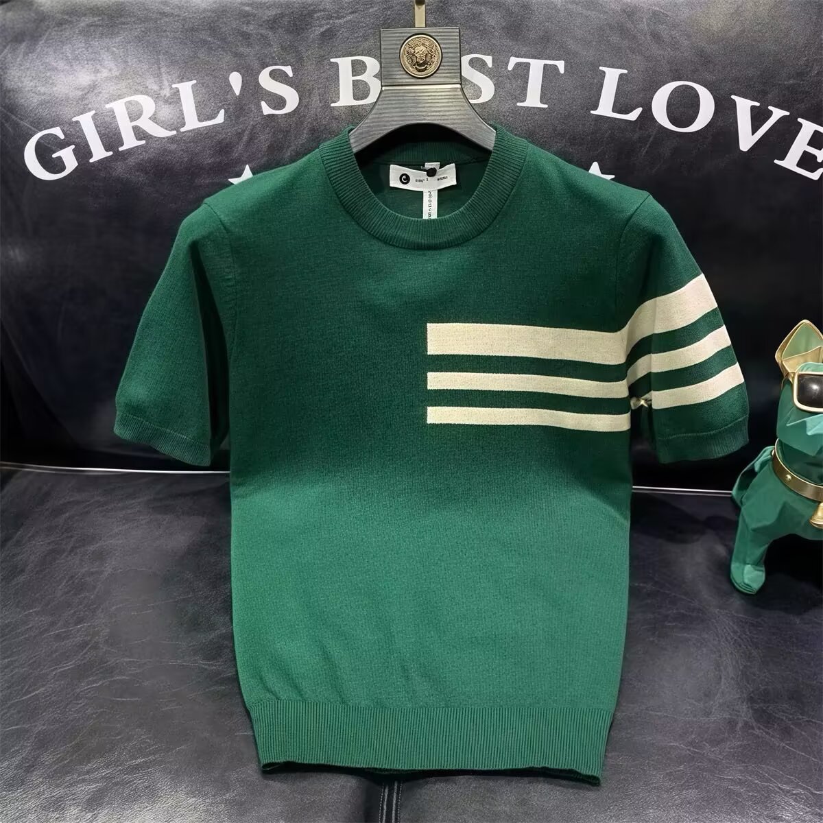Herren-Strickshirt mit schmaler Passform, kurzen Ärmeln, gestreift, Business Casual, aus Eisseide, im Stil der alten Schule, schlichter, eleganter Sommerpullover_voghion.com